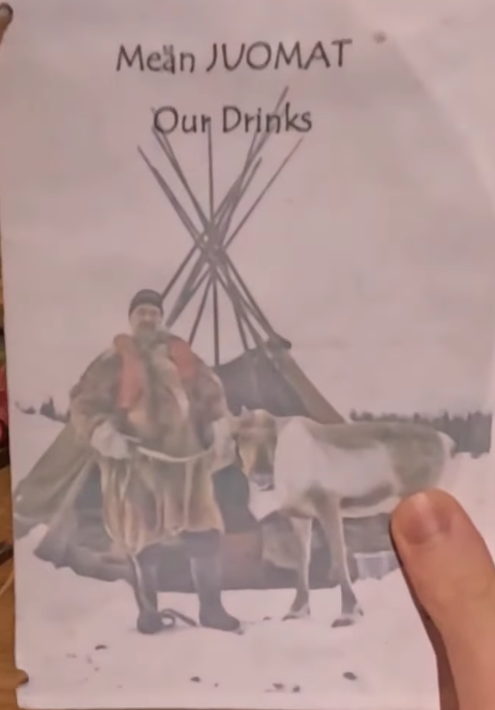 Libro con i drink del ristorante NiliPoro a Levi.