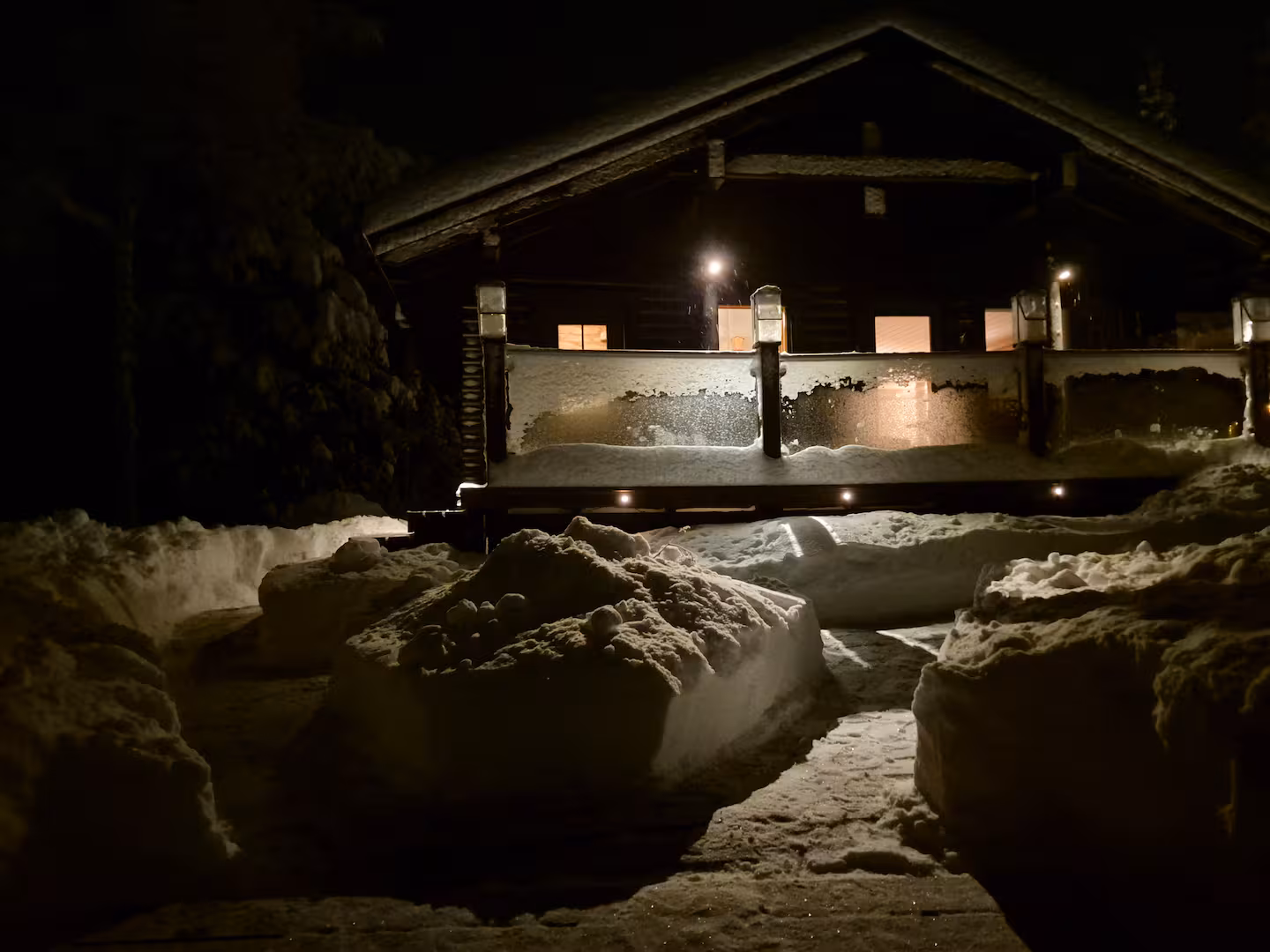Sci di fondo al crepuscolo: la pista nel buio artico finisce in sauna — foto 1