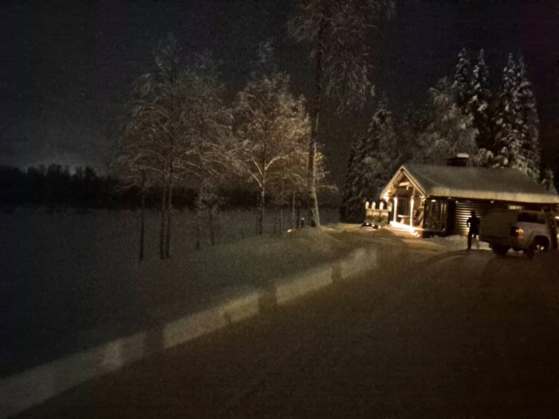 Serata sotto il cielo della Lapponia: sauna, hot tub e cena sul fiume — foto 7